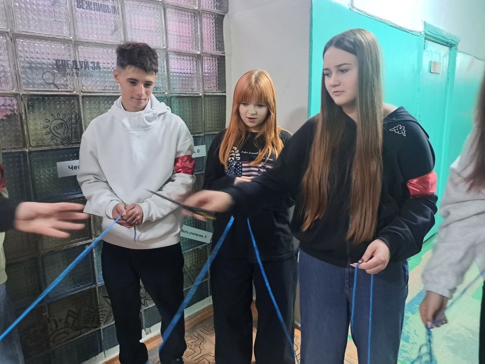 "Паутина обид и непонимания": Как в Ровеньках учат бороться с буллингом "Паутина обид и непонимания": Как в Ровеньках учат бороться с буллингом