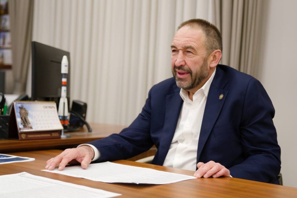 Глава Минстроя России Ирек Файзуллин и Премьер-министр Республики Татарстан Алексей Песошин обсудили вопросы инфраструктурного развития и восстановления новых регионов Глава Минстроя России Ирек Файзуллин и Премьер-министр Республики Татарстан Алексей Песошин обсудили вопросы инфраструктурного развития и восстановления новых регионов