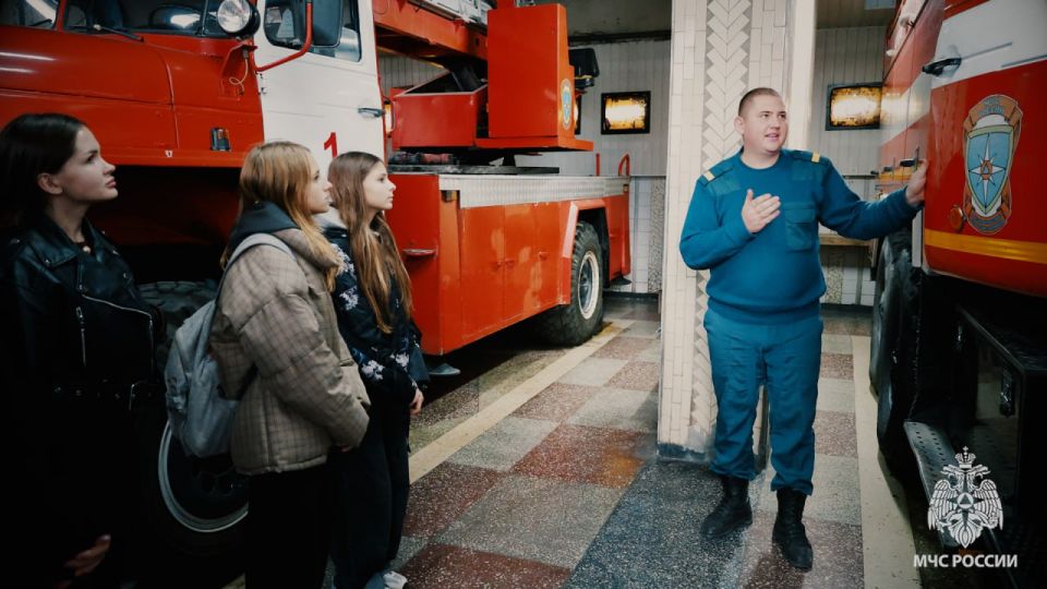 Не просто экскурсия: воспитанники «Зари» провели день с настоящими героями! Не просто экскурсия: воспитанники «Зари» провели день с настоящими героями!