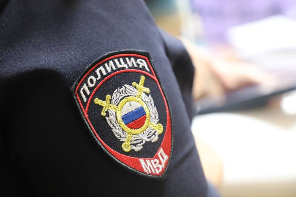 Полицейские Кировска задержали злоумышленника, похитившего банковскую карту