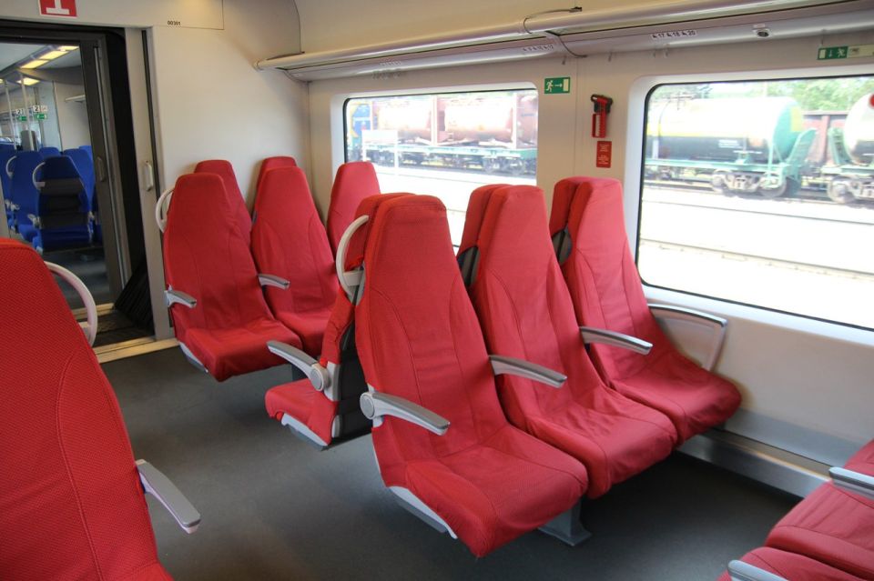 Надзорное ведомство защитило права пассажиров пригородных поездов