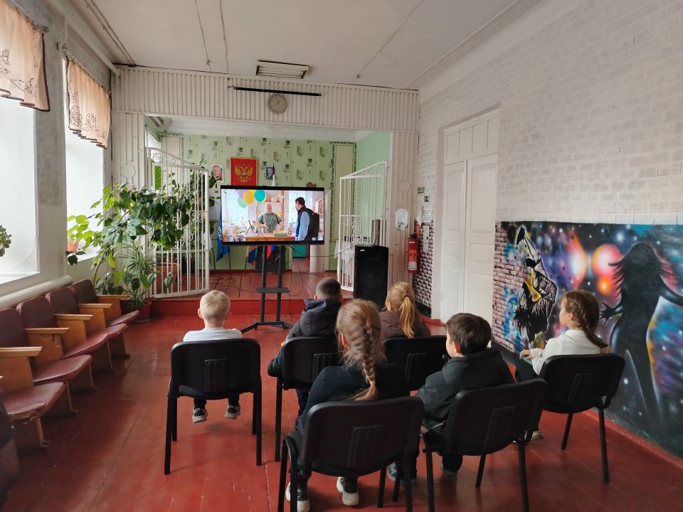 В Нагольно-Тарасовском Доме культуры провели кинопоказ мультфильма «Малышарики.День Рождения» в рамках Международного фестиваля детского и семейного кино «Ноль Плюс» в Республике Коми В Нагольно-Тарасовском Доме культуры провели кинопоказ мультфильма «Малышарики.День Рождения» в рамках Международного фестиваля детского и семейного кино «Ноль Плюс» в Республике Коми