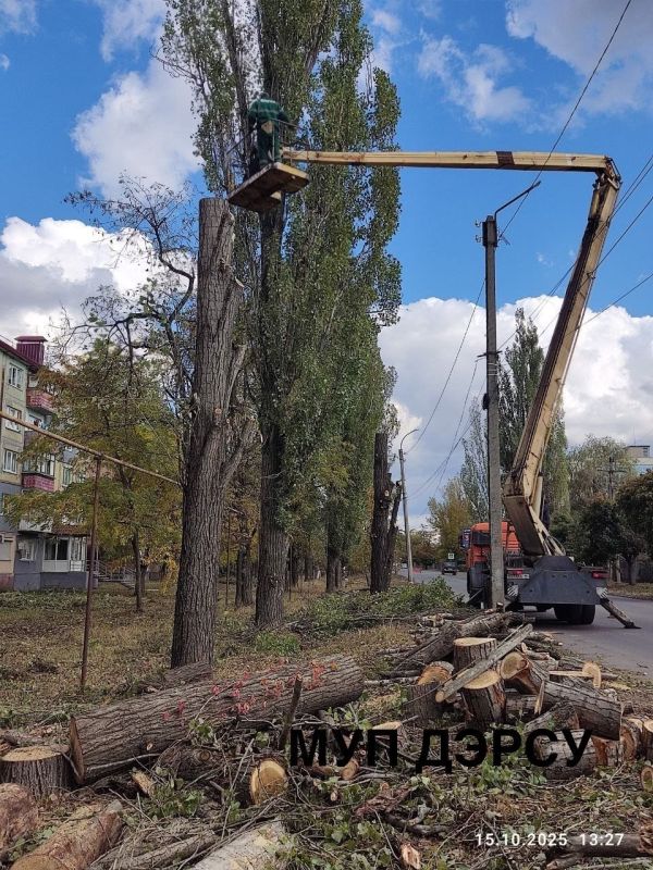 За период с 13 по 17 октября работниками МУП "ДЭРСУ" были выполнены следующие работы: За период с 13 по 17 октября работниками МУП "ДЭРСУ" были выполнены следующие работы: