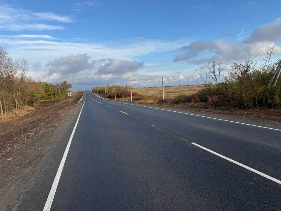 Практически полностью завершен капитальный ремонт трассы Свердловск – Ровеньки Практически полностью завершен капитальный ремонт трассы Свердловск – Ровеньки