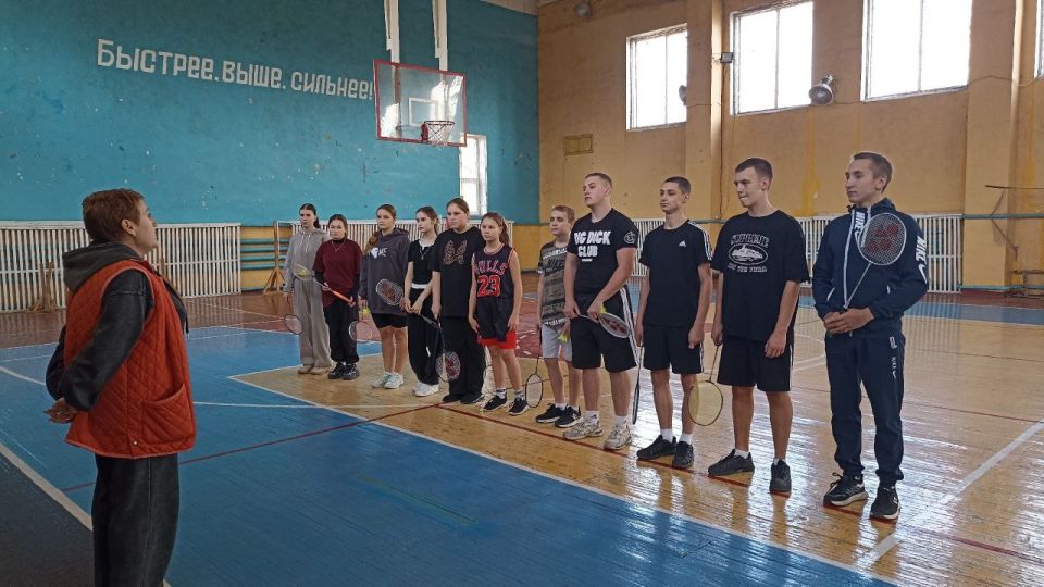 На базе спортзала «Кристалл» Петровского комплекса спортивных сооружений прошли соревнования по бадминтону, в зачёт Спартакиады 2025-2026 годов, среди учебных заведений города Петровское На базе спортзала «Кристалл» Петровского комплекса спортивных сооружений прошли соревнования по бадминтону, в зачёт Спартакиады 2025-2026 годов, среди учебных заведений города Петровское