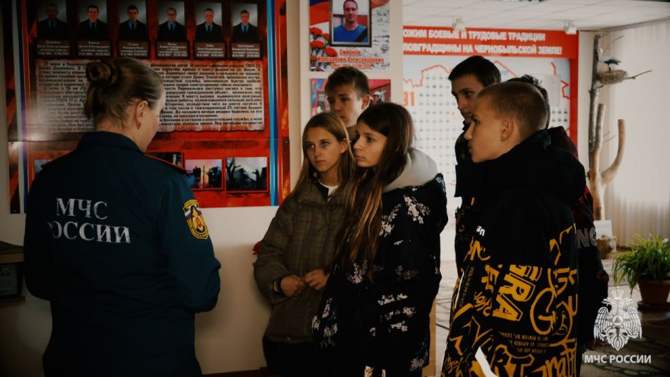 Не просто экскурсия: воспитанники «Зари» провели день с настоящими героями! Не просто экскурсия: воспитанники «Зари» провели день с настоящими героями!