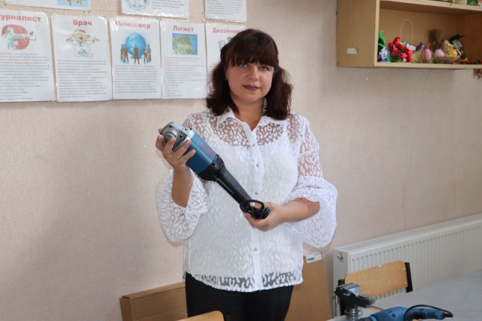 Школы Стаханова становятся современнее! Школы Стаханова становятся современнее!
