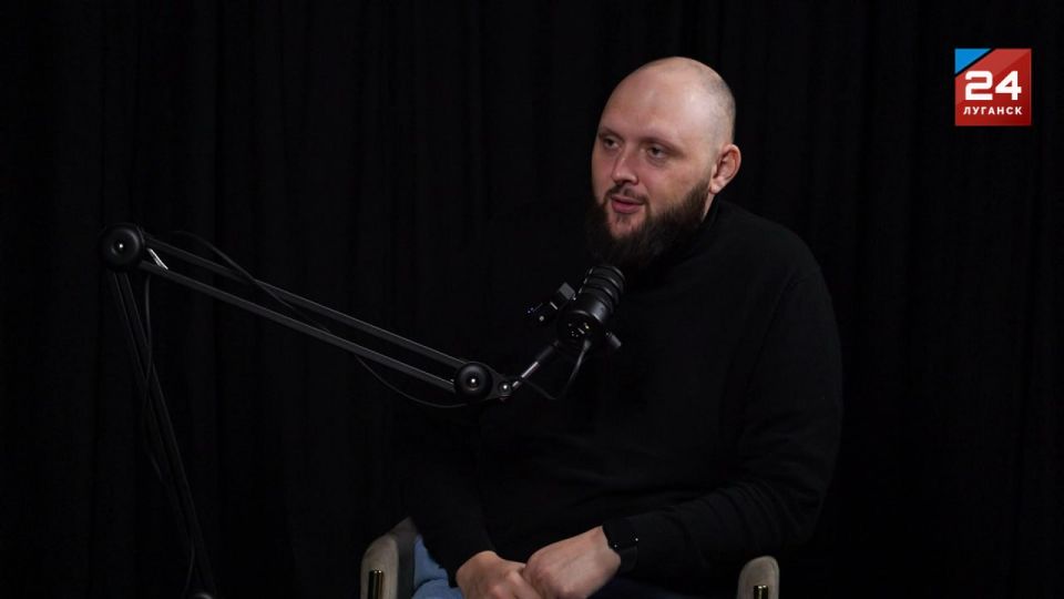 «Весь свой жизненный опыт ты применяешь на сцене. Режиссер тебя направляет, и выходит роль» «Весь свой жизненный опыт ты применяешь на сцене. Режиссер тебя направляет, и выходит роль»