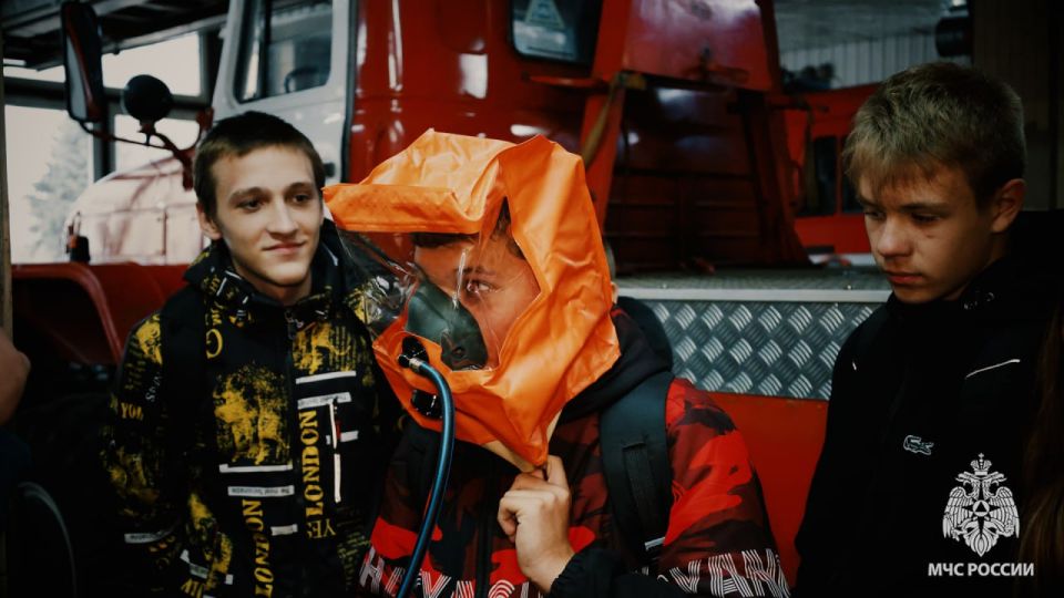 Не просто экскурсия: воспитанники «Зари» провели день с настоящими героями! Не просто экскурсия: воспитанники «Зари» провели день с настоящими героями!