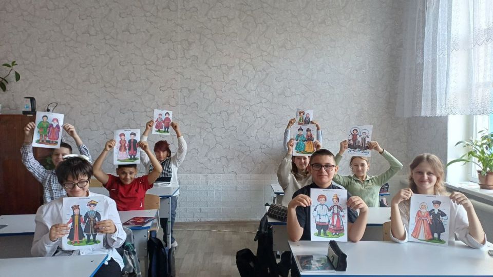 В учебных учреждениях Краснодонщины состоялось внеурочное занятие «Разговоры о важном» В учебных учреждениях Краснодонщины состоялось внеурочное занятие «Разговоры о важном»