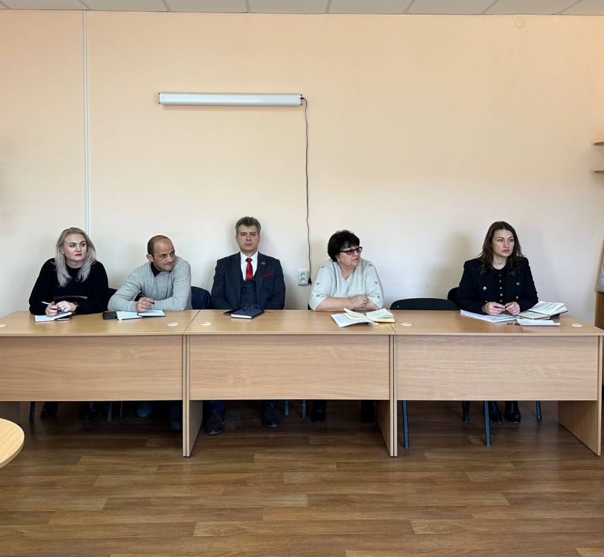 Глава городского округа город Ровеньки провёл личный приём граждан Глава городского округа город Ровеньки провёл личный приём граждан