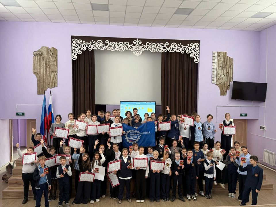 Сегодня в Брянковской средней школе №9» состоялось значимое мероприятие для развития инженерного образования Сегодня в Брянковской средней школе №9» состоялось значимое мероприятие для развития инженерного образования