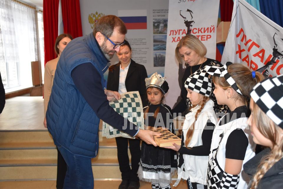 Делегация представителей региона-шефа Иркутской области посетила Кировск с рабочим визитом Делегация представителей региона-шефа Иркутской области посетила Кировск с рабочим визитом