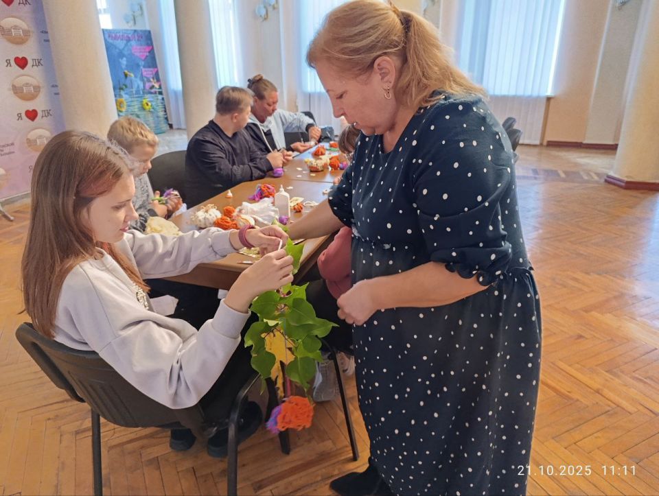 В Краснодоне состоялся мастер – класс для детей с особенностями здоровья В Краснодоне состоялся мастер – класс для детей с особенностями здоровья