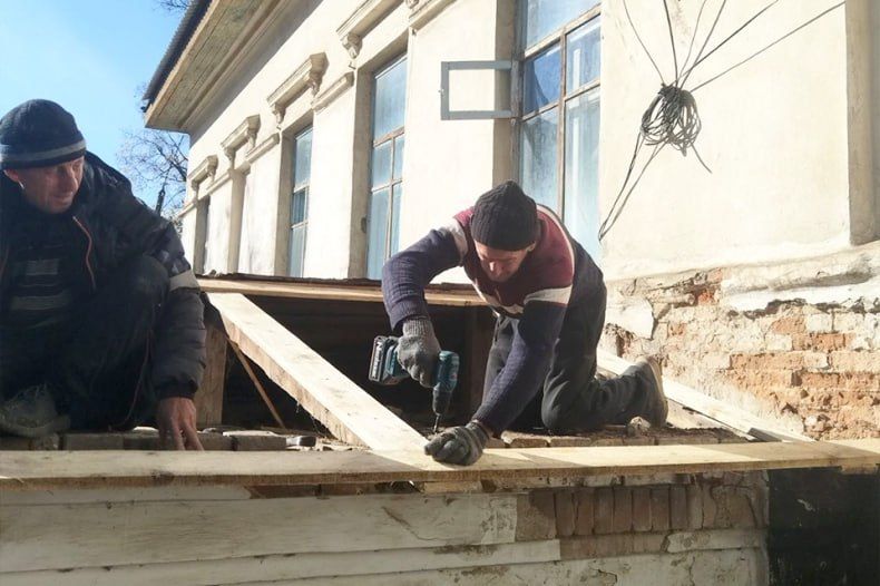 Ремонт Бирюковской амбулатории в Свердловском муниципальном округе продолжается Ремонт Бирюковской амбулатории в Свердловском муниципальном округе продолжается