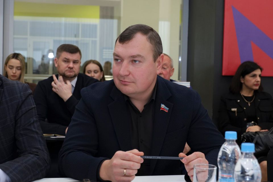 Василий Леонов: расширенные заседания – эффективная площадка для оперативного решения проблемных вопросов, поступающих от граждан Василий Леонов: расширенные заседания – эффективная площадка для оперативного решения проблемных вопросов, поступающих от граждан