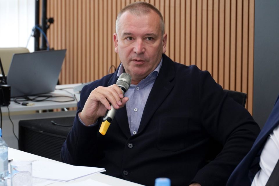 Василий Леонов: расширенные заседания – эффективная площадка для оперативного решения проблемных вопросов, поступающих от граждан Василий Леонов: расширенные заседания – эффективная площадка для оперативного решения проблемных вопросов, поступающих от граждан