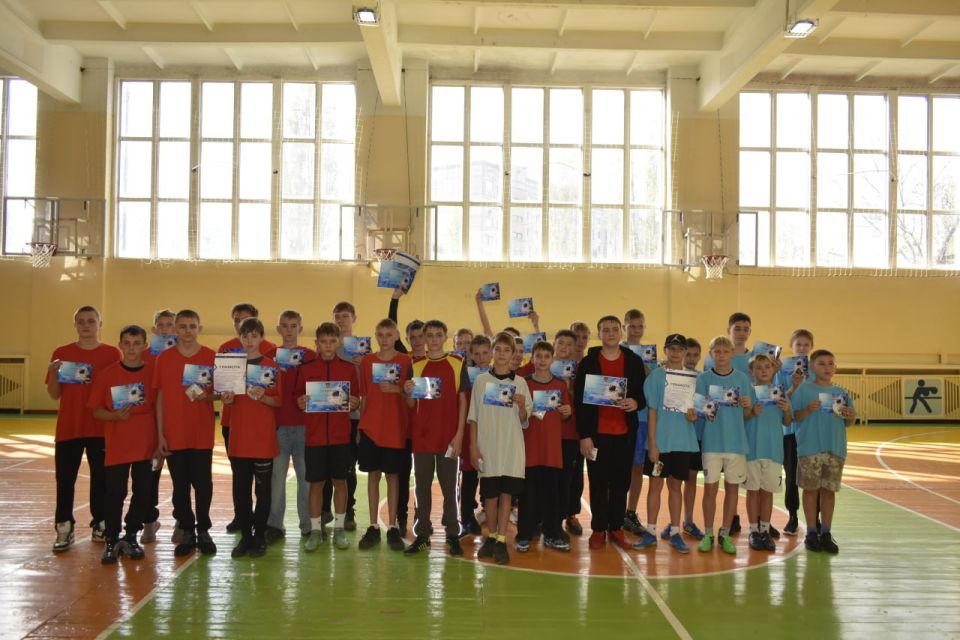 В Перевальске состоялись соревнования по мини-футболу В Перевальске состоялись соревнования по мини-футболу