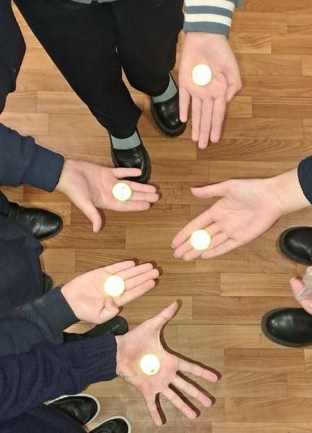 Сотрудники ОГИБДД ОМВД России «Краснодонский» провели школьникам лекцию «Засветись!» Сотрудники ОГИБДД ОМВД России «Краснодонский» провели школьникам лекцию «Засветись!»