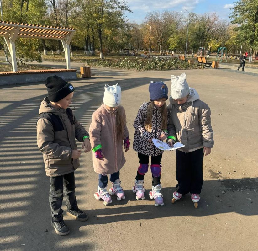 Сотрудники ОГИБДД ОМВД России «Краснодонский»провели акцию «Засветись!» Сотрудники ОГИБДД ОМВД России «Краснодонский»провели акцию «Засветись!»