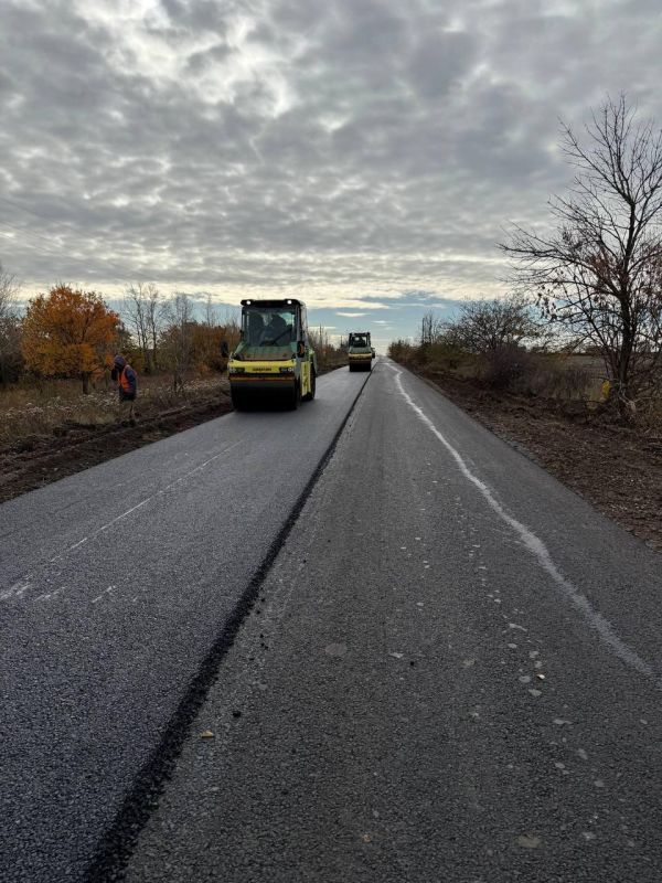 На трассе Ганусовка – Новороссошь начали укладку верхнего слоя асфальта На трассе Ганусовка – Новороссошь начали укладку верхнего слоя асфальта
