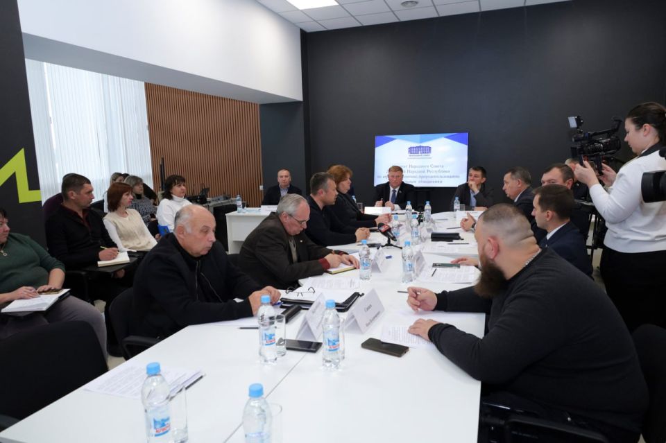 Василий Леонов: расширенные заседания – эффективная площадка для оперативного решения проблемных вопросов, поступающих от граждан Василий Леонов: расширенные заседания – эффективная площадка для оперативного решения проблемных вопросов, поступающих от граждан