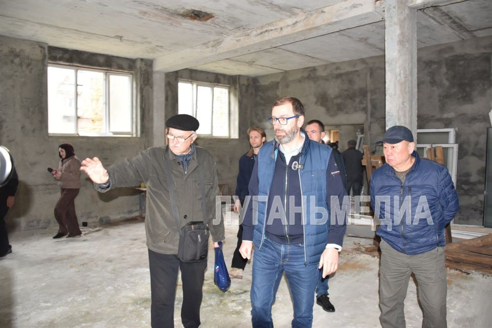 Делегация представителей региона-шефа Иркутской области посетила Кировск с рабочим визитом Делегация представителей региона-шефа Иркутской области посетила Кировск с рабочим визитом