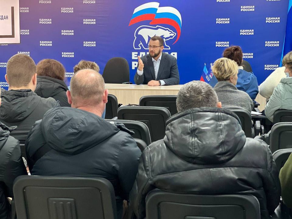 Александр Криеренко: 3 ГОДА — ДЛЯ ЛЮДЕЙ!. Ровно три года назад — 21 октября — было создано Луганское региональное отделение партии «Единая Россия» Александр Криеренко: 3 ГОДА — ДЛЯ ЛЮДЕЙ!. Ровно три года назад — 21 октября — было создано Луганское региональное отделение партии «Единая Россия»