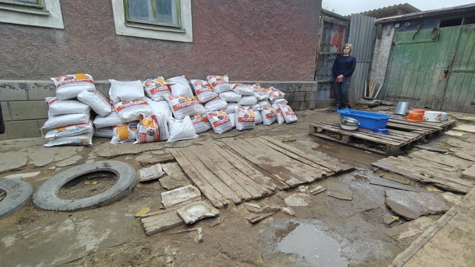 Луганскому приюту для животных передали 300 кг корма в рамках Программы экологических гуммиссий Луганскому приюту для животных передали 300 кг корма в рамках Программы экологических гуммиссий