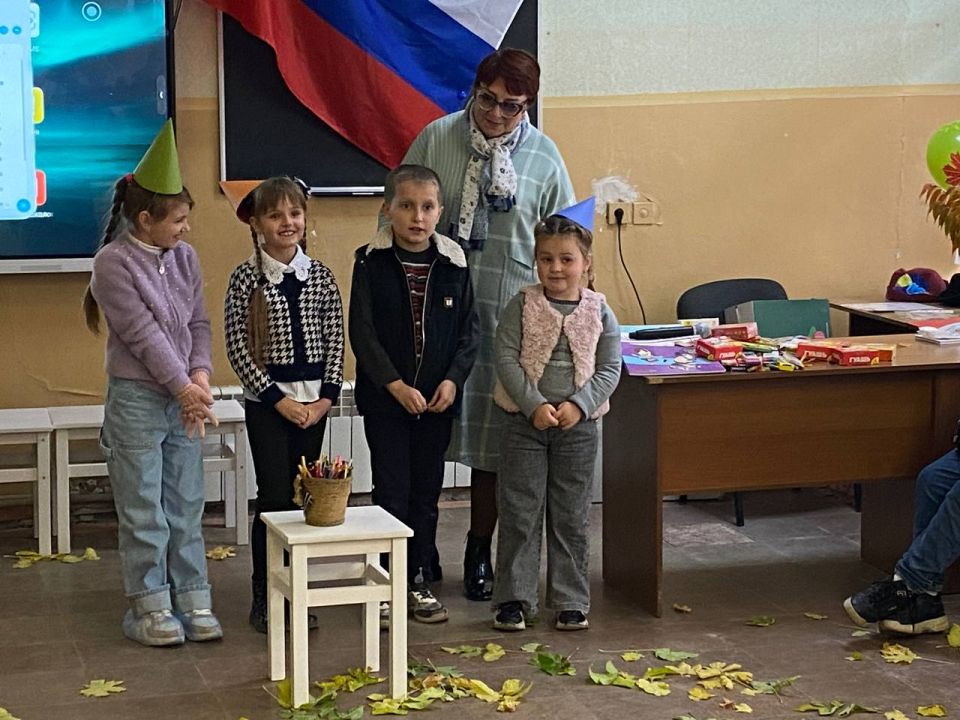 20 октября в стенах Лисичанской художественной школы прошло яркое событие — церемония "Посвящение в юные художники" 20 октября в стенах Лисичанской художественной школы прошло яркое событие — церемония "Посвящение в юные художники"
