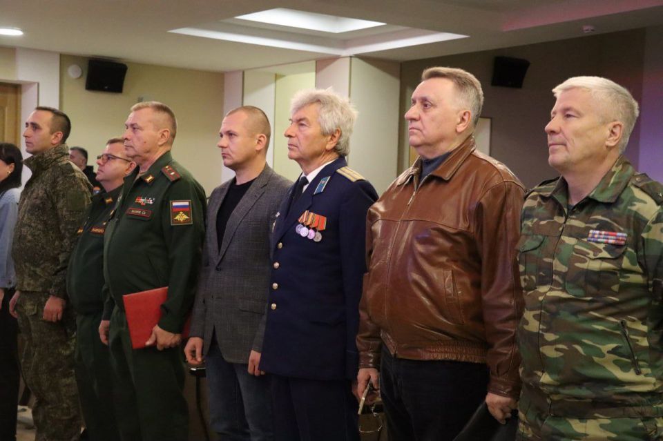 «Служить родной стране – почетная обязанность гражданина России, большая честь и высокий долг» «Служить родной стране – почетная обязанность гражданина России, большая честь и высокий долг»