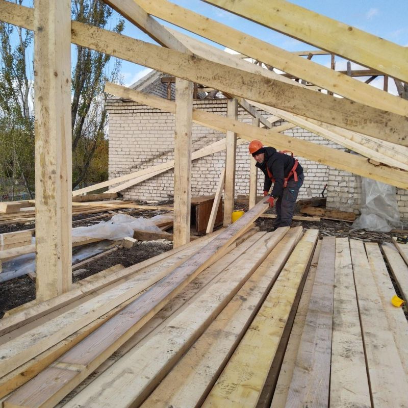 Капитальный ремонт кровли Дома культуры в Македоновке продолжается Капитальный ремонт кровли Дома культуры в Македоновке продолжается