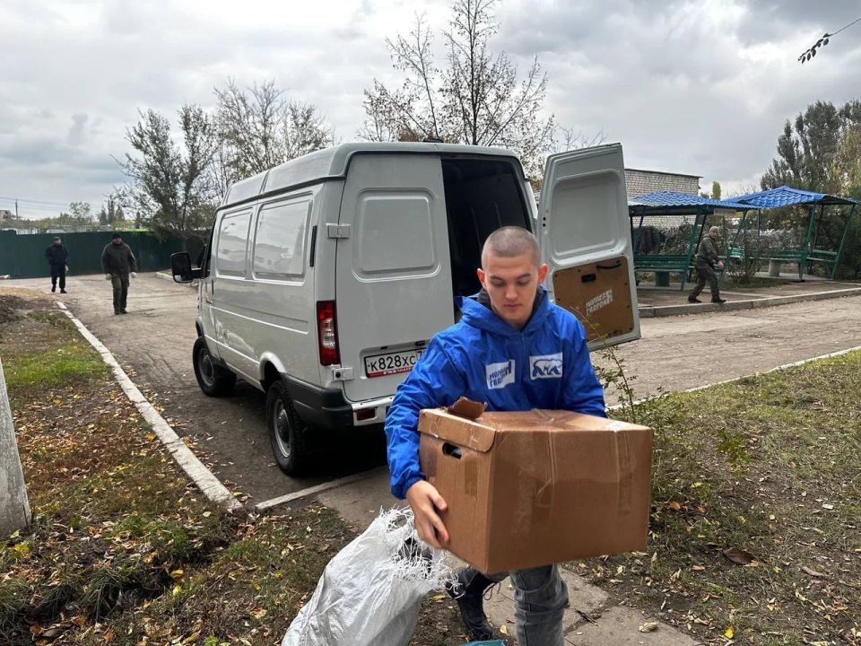 Молодая Гвардия Единой России передала гуманитарную помощь раненым военным Молодая Гвардия Единой России передала гуманитарную помощь раненым военным