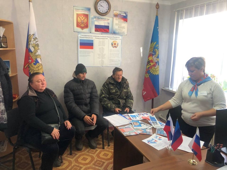 Сегодня в Беловодском муниципальном округе состоялась выездная акция центра занятости для жителей села Новоалександровки Сегодня в Беловодском муниципальном округе состоялась выездная акция центра занятости для жителей села Новоалександровки