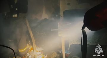 Пожарные спасли девушку с годовалым ребёнком из огня на Солнечном
