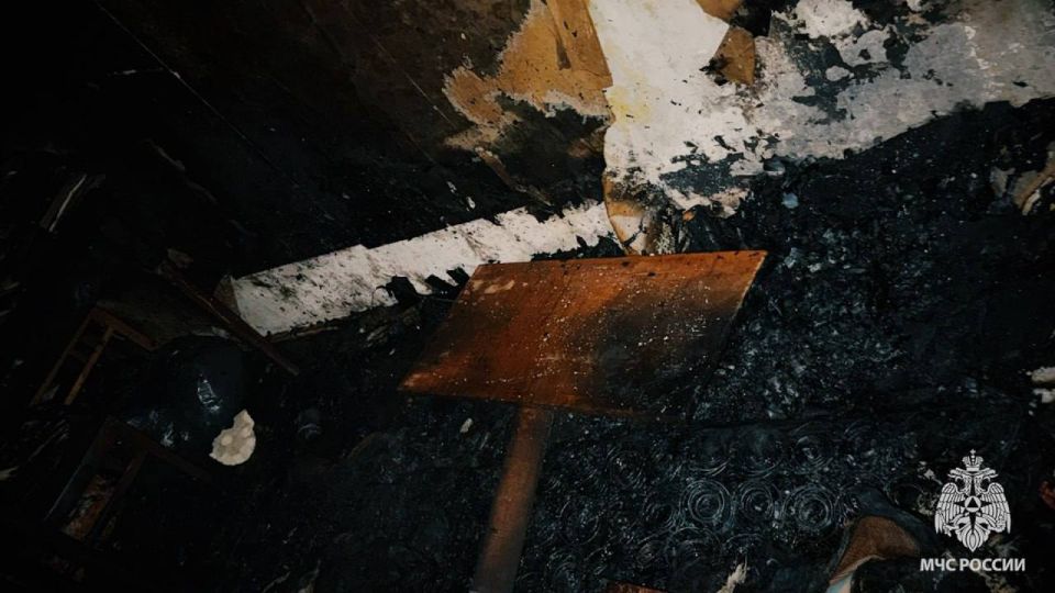 Спасатели на пожаре в Луганске спасли трех человек, включая годовалого ребенка Спасатели на пожаре в Луганске спасли трех человек, включая годовалого ребенка
