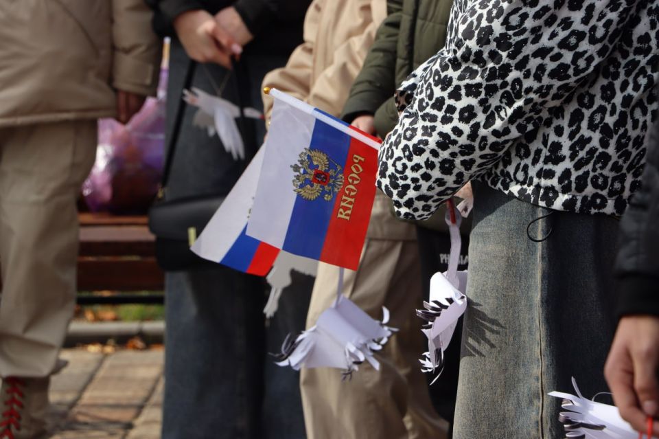 В Стаханове прошла акция памяти ко Дню белых журавлей В Стаханове прошла акция памяти ко Дню белых журавлей