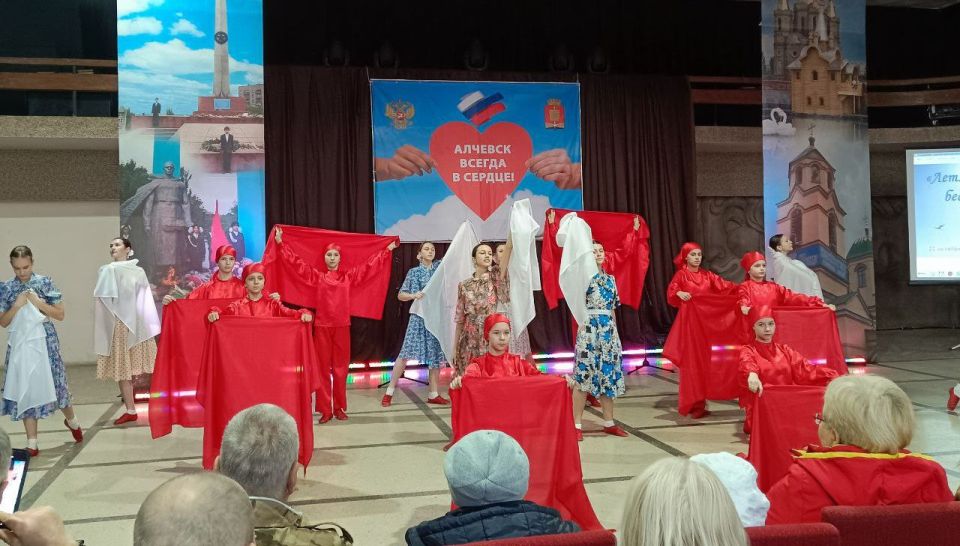 Летят в бессмертье журавли… Летят в бессмертье журавли…