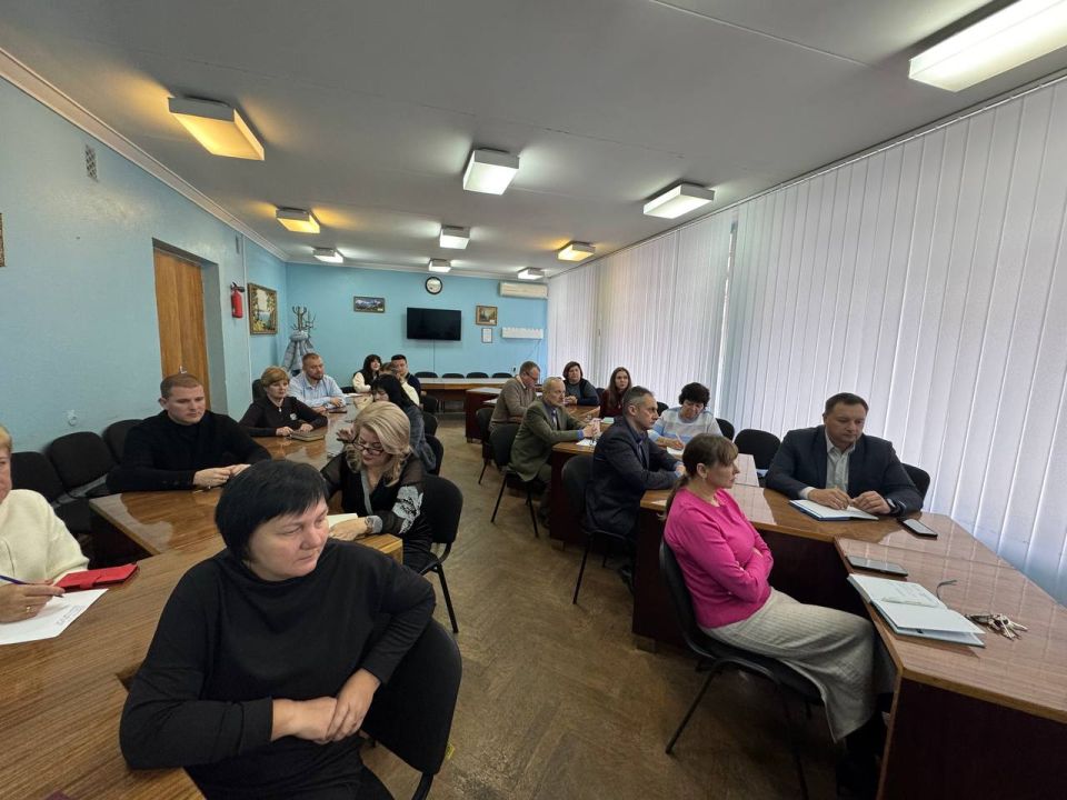 Константин Бутримов: Отделение по ЛНР Южного главного управления Центрального банка России и Федерация профессиональных союзов Луганской Народной Республики заключили Соглашение о сотрудничестве Константин Бутримов: Отделение по ЛНР Южного главного управления Центрального банка России и Федерация профессиональных союзов Луганской Народной Республики заключили Соглашение о сотрудничестве
