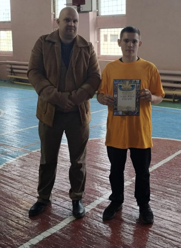 В Лутугинском колледже прошёл турнир по мини-футболу В Лутугинском колледже прошёл турнир по мини-футболу