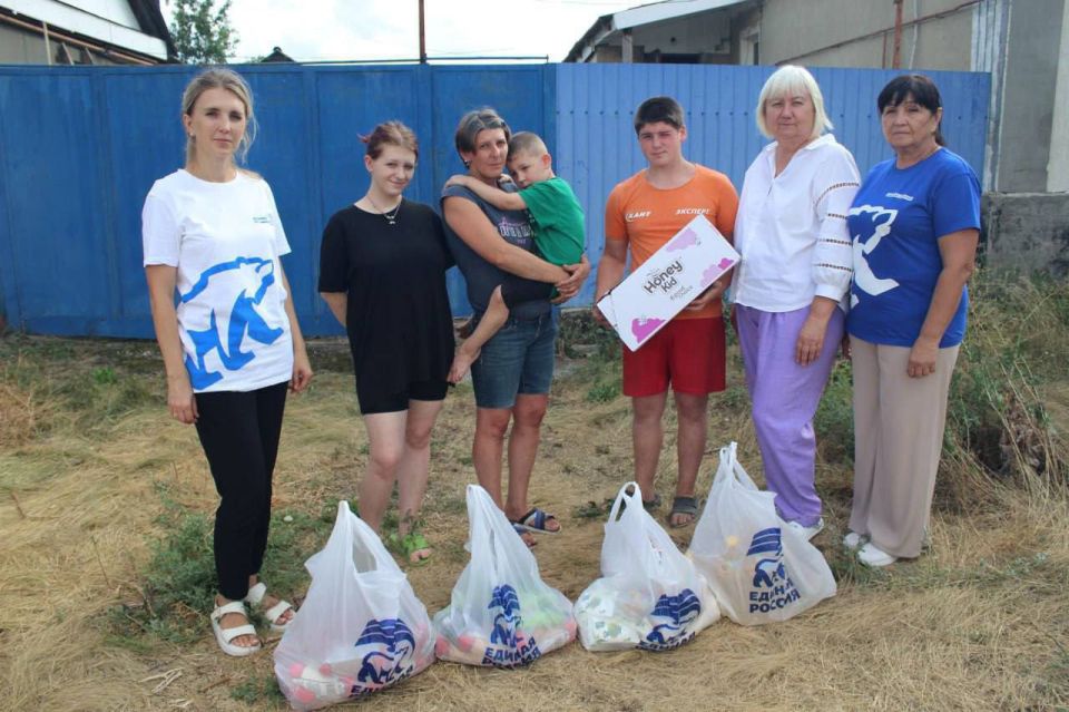 Светлана Гизай: Три года Луганскому региональному отделению «Единой России» Светлана Гизай: Три года Луганскому региональному отделению «Единой России»