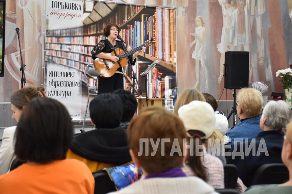 Стелла Зубкова: «Мне важно донести до слушателя смысл» Стелла Зубкова: «Мне важно донести до слушателя смысл»