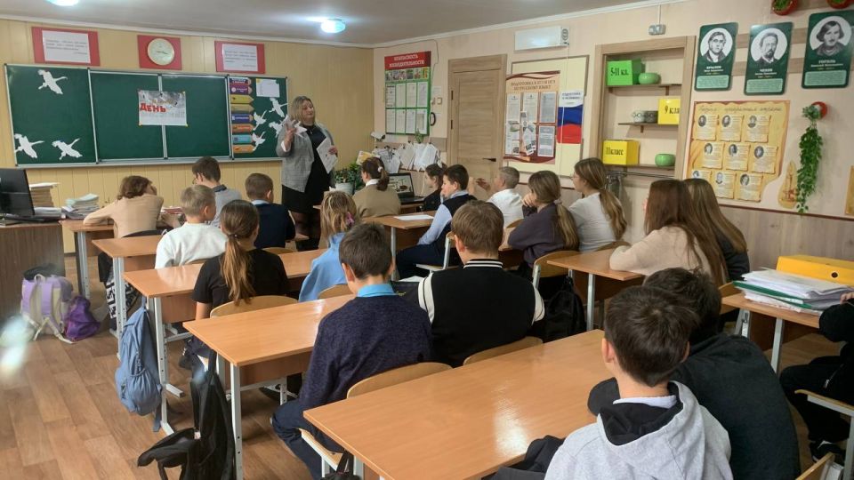 22 октября в России отмечается литературный праздник «День белых журавлей»