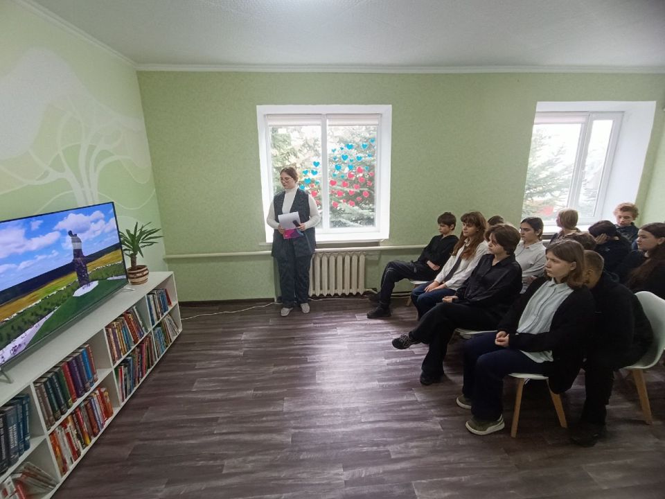 В Лутугинской районной детской библиотеке прошел час памяти ко дню белых журавлей В Лутугинской районной детской библиотеке прошел час памяти ко дню белых журавлей