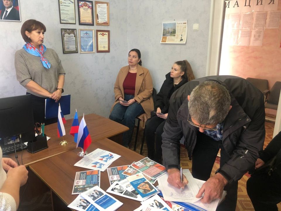 Сегодня в Беловодском муниципальном округе состоялась выездная акция центра занятости для жителей села Новоалександровки Сегодня в Беловодском муниципальном округе состоялась выездная акция центра занятости для жителей села Новоалександровки