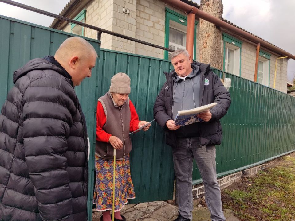 Поздравление с 95-летием!. Председатель Совета, депутат партии «ЕДИНАЯ РОССИЯ» Александр Фещенко совместно с депутатом партии Виктором Запорожцем поздравили с юбилеем 95-летием Анну Митрофановну Ходачкову Поздравление с 95-летием!. Председатель Совета, депутат партии «ЕДИНАЯ РОССИЯ» Александр Фещенко совместно с депутатом партии Виктором Запорожцем поздравили с юбилеем 95-летием Анну Митрофановну Ходачкову