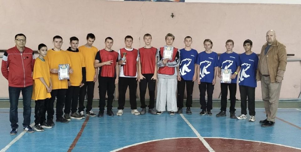 В Лутугинском колледже прошёл турнир по мини-футболу В Лутугинском колледже прошёл турнир по мини-футболу