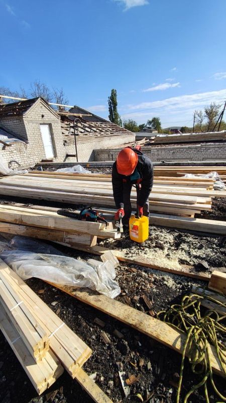 Капитальный ремонт кровли Дома культуры в Македоновке продолжается Капитальный ремонт кровли Дома культуры в Македоновке продолжается