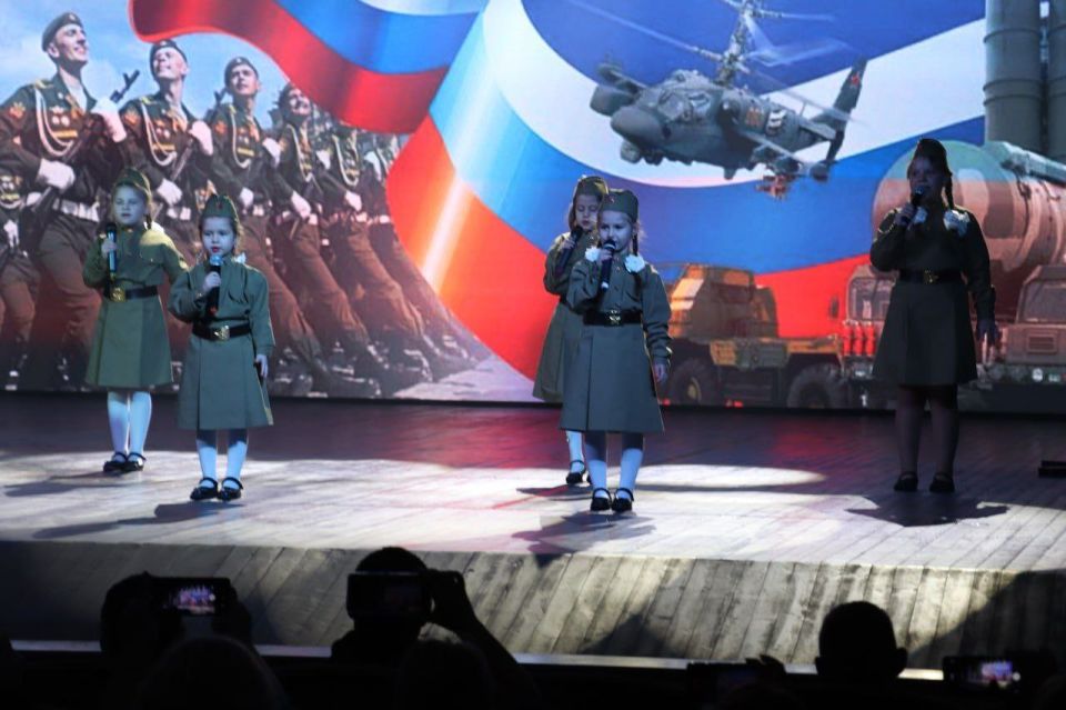 «Служить родной стране – почетная обязанность гражданина России, большая честь и высокий долг» «Служить родной стране – почетная обязанность гражданина России, большая честь и высокий долг»