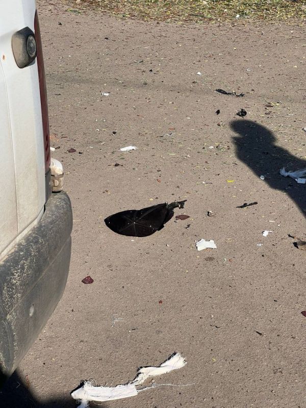 Теракт в Луганске, пострадали 2 человека Теракт в Луганске, пострадали 2 человека